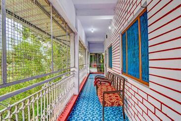هتل Super Oyo Flagship Alpine Homestay