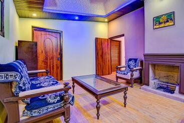 هتل Super Oyo Flagship Alpine Homestay