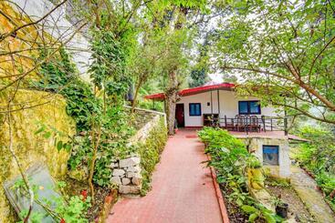 هتل Super Oyo Flagship Alpine Homestay