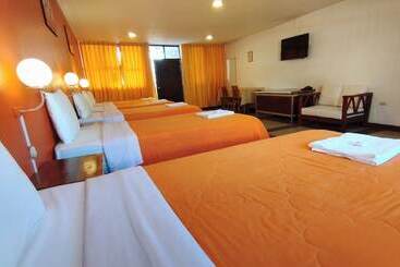 هتل Yañez Inn