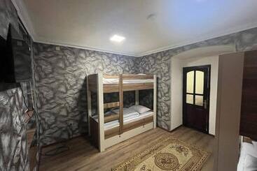 King Hostel Center