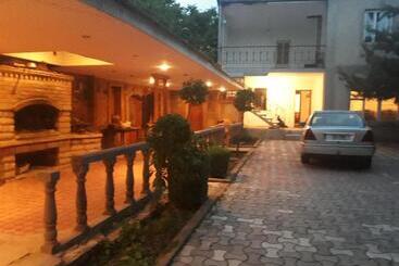 پانسیون Aghveran Eco Guest House