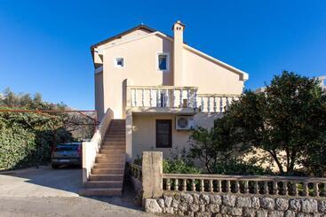 پانسیون Guest House Lotos