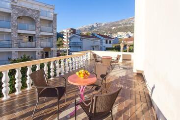 پانسیون Guest House Lotos