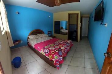 پانسیون Hostal Aventura