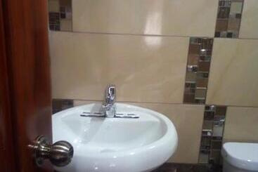 پانسیون Hostal Aventura