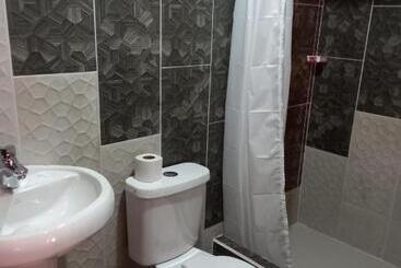 پانسیون Hostal Aventura