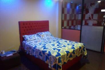 پانسیون Hostal Aventura