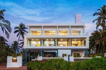 پانسیون Raj Seafront Beach Resort 202