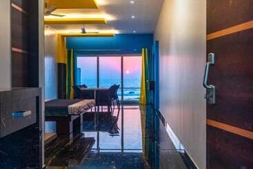 پانسیون Raj Seafront Beach Resort 202