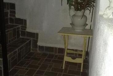 پانسیون Room In Apartment Comfortable Inn Green Sea Villa Helen Kilometres 4 Circunvalar