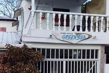 پانسیون Room In Apartment   Comfortable Inn Green Sea Villa Helen Kilometres 4 Circunvalar