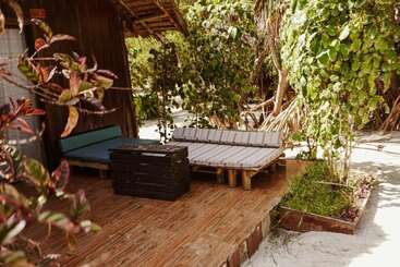 استراحتگاه Kinazu Upepo Beach