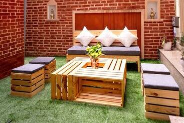 مبيت وإفطار Nyadha House