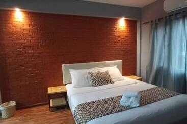 تختخواب و صبحانه Nyadha House