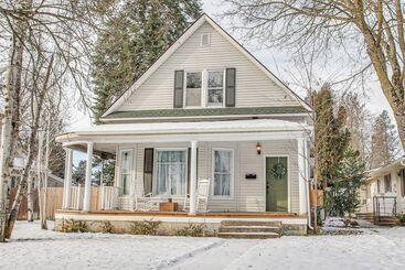 Charming Coeur D Alene Home, Walk To Downtown!