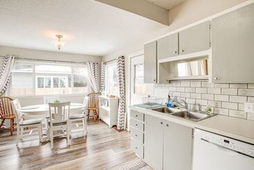 Charming Coeur D Alene Home, Walk To Downtown!