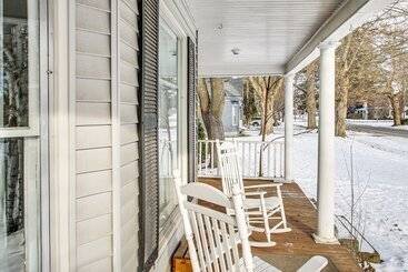 Charming Coeur D Alene Home, Walk To Downtown!