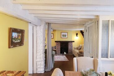 Cruck Cottage