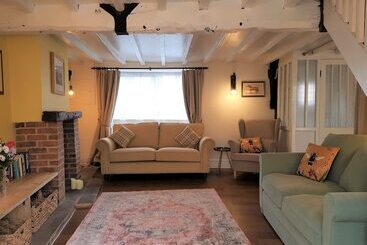 Cruck Cottage