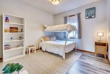 Elegant Pataskala Home W/ Hot Tub & Fire Pit!