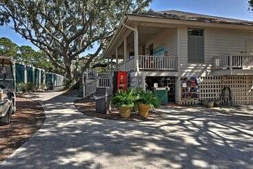 Hilton Head Island Resort Home W/ Community Beach!