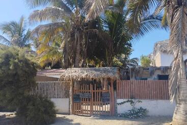 هتل Los Almendros Mancora