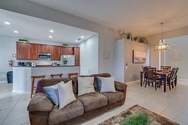 3 Mi To Disney: Kissimmee Home W/ Game Room
