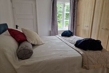 Lovely 2 Bed Cottage In Coalbrookdale Telford
