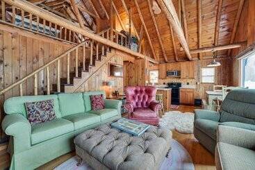 Michigan Cabin Retreat: 5 Mi To Sturgeon Bay Beach