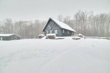 Michigan Cabin Retreat: 5 Mi To Sturgeon Bay Beach