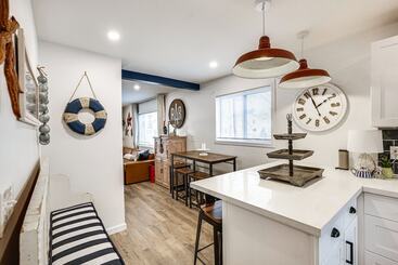 Old Orchard Beach Home: Steps To Beach & Pier!