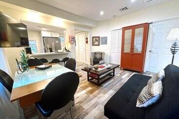 پانسیون Miami Vacations 3 Bedrooms With Parking