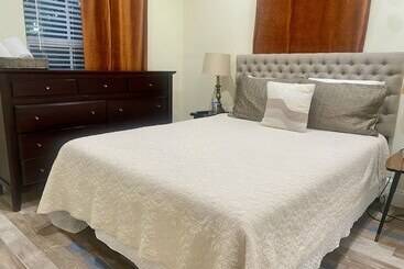 پانسیون Miami Vacations 3 Bedrooms With Parking