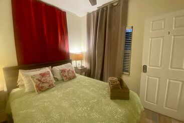 پانسیون Miami Vacations 3 Bedrooms With Parking