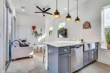 Pet Friendly Brentwood Home ~ 7 Mi To Downtown!