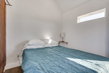 Pet Friendly Brentwood Home ~ 7 Mi To Downtown!
