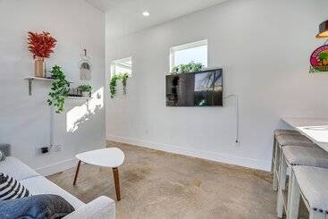 Pet Friendly Brentwood Home ~ 7 Mi To Downtown!