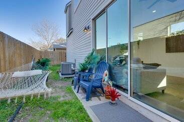 Pet Friendly Brentwood Home ~ 7 Mi To Downtown!