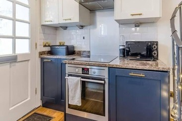 اقامتگاه Beautiful Cottage In Central Whitstable