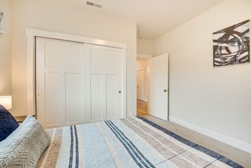 Richland Home W/ Hot Tub: Wineries, Hikes & More!