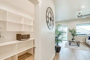Richland Home W/ Hot Tub: Wineries, Hikes & More!