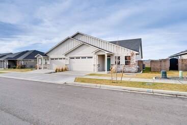 Richland Home W/ Hot Tub: Wineries, Hikes & More!