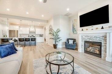 Richland Home W/ Hot Tub: Wineries, Hikes & More!