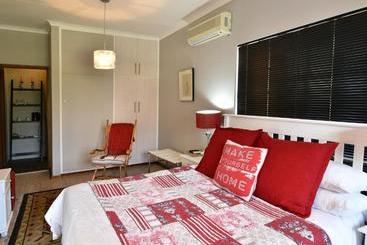 تختخواب و صبحانه Bloemstantia Guest House