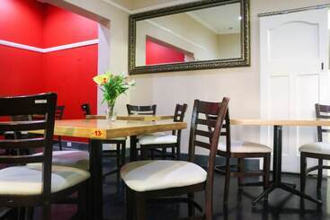 住宿加早餐  New England Guest House By Ilawu