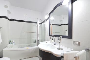 住宿加早餐  Mar Dei Poeti   Luxury Suites