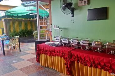هتل C & L Bay View Inn