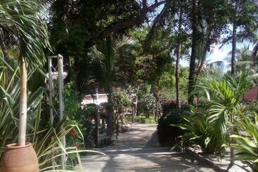 호텔 Lily Palm Resort