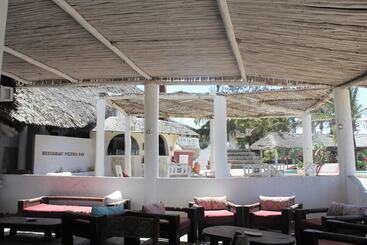 호텔 Lily Palm Resort